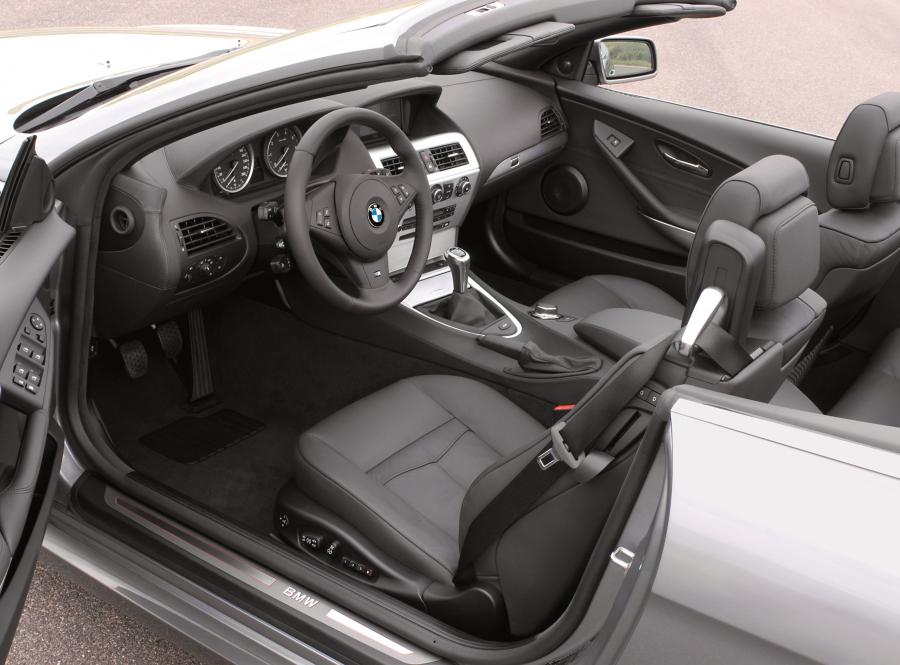 Интерьер BMW 650i Convertible (E64) 2008 года  (фото 4 из 27)